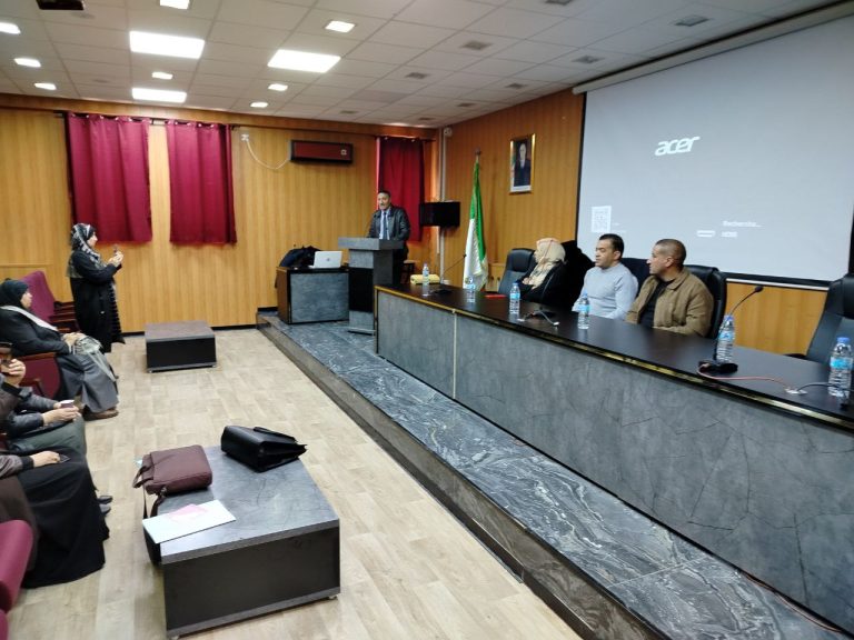 تكوين طلبة جامعة باتنة 1